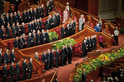 Los Doce y los Setenta en la conferencia general