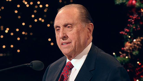 El presidente Monson en el devocional de Navidad 2010