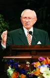 President Hinckley at pulpit