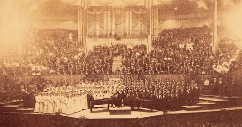 Tabernacle Choir performing