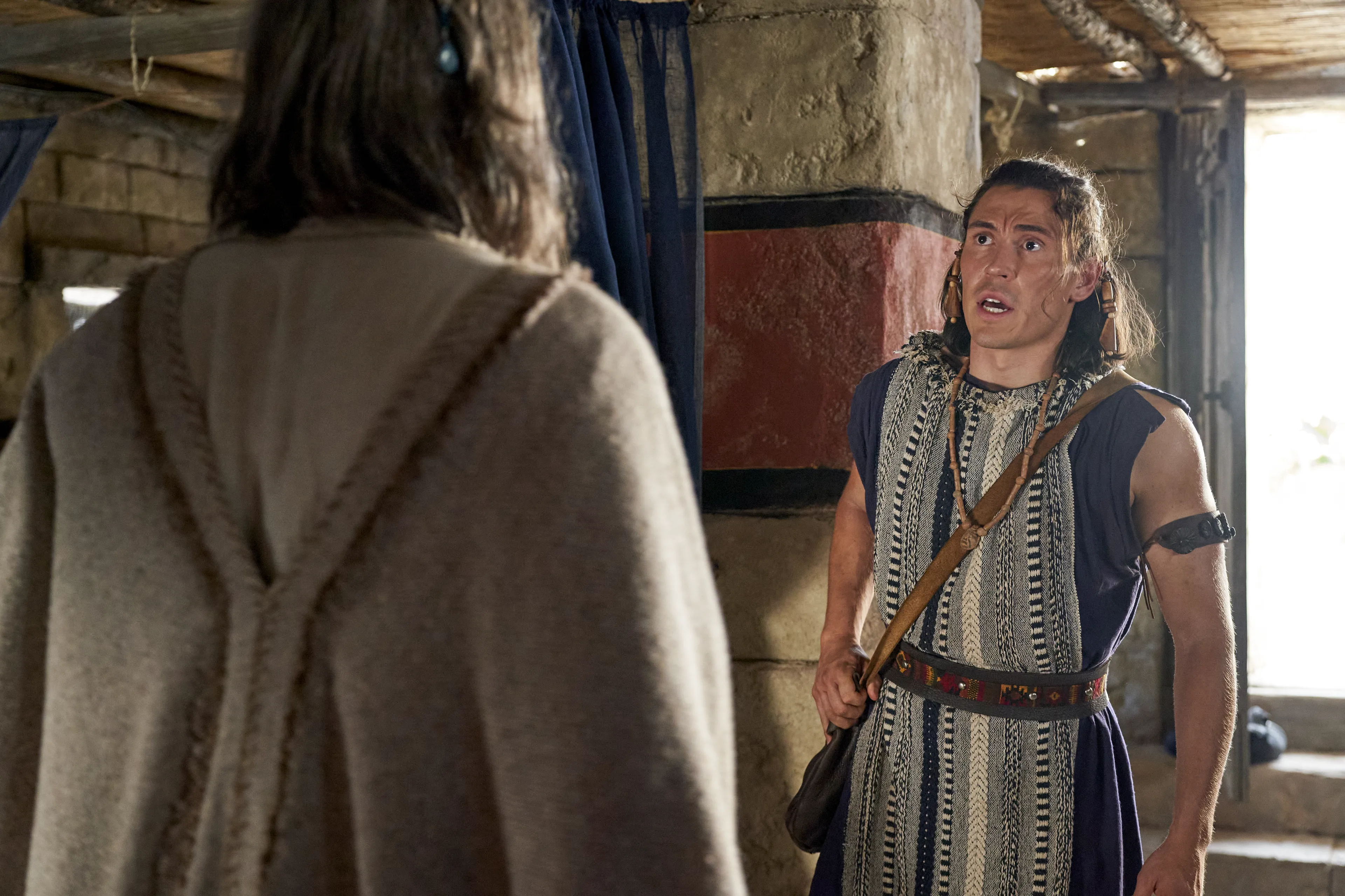 Ammon, son of Mosiah, speaks with Alma the Elder.