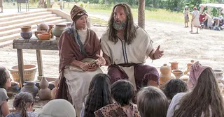 尼腓教导一群人