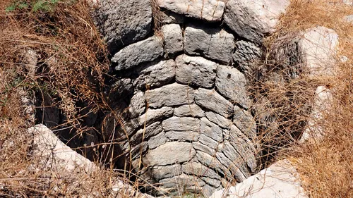 isang balon na walang laman