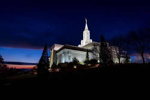 Bountiful Utah Temple at night