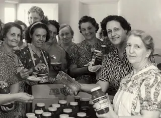 sisters in California preserving food