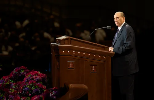 President Monson encourages members and missionaries to work together