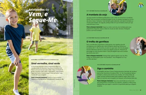 Uma criança andando sobre pedaços de papel coloridos