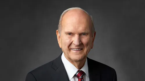 official portrait of Russell M. Nelson