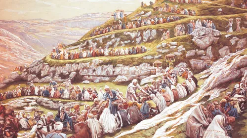 Jesus feeds the multitude of five thousand