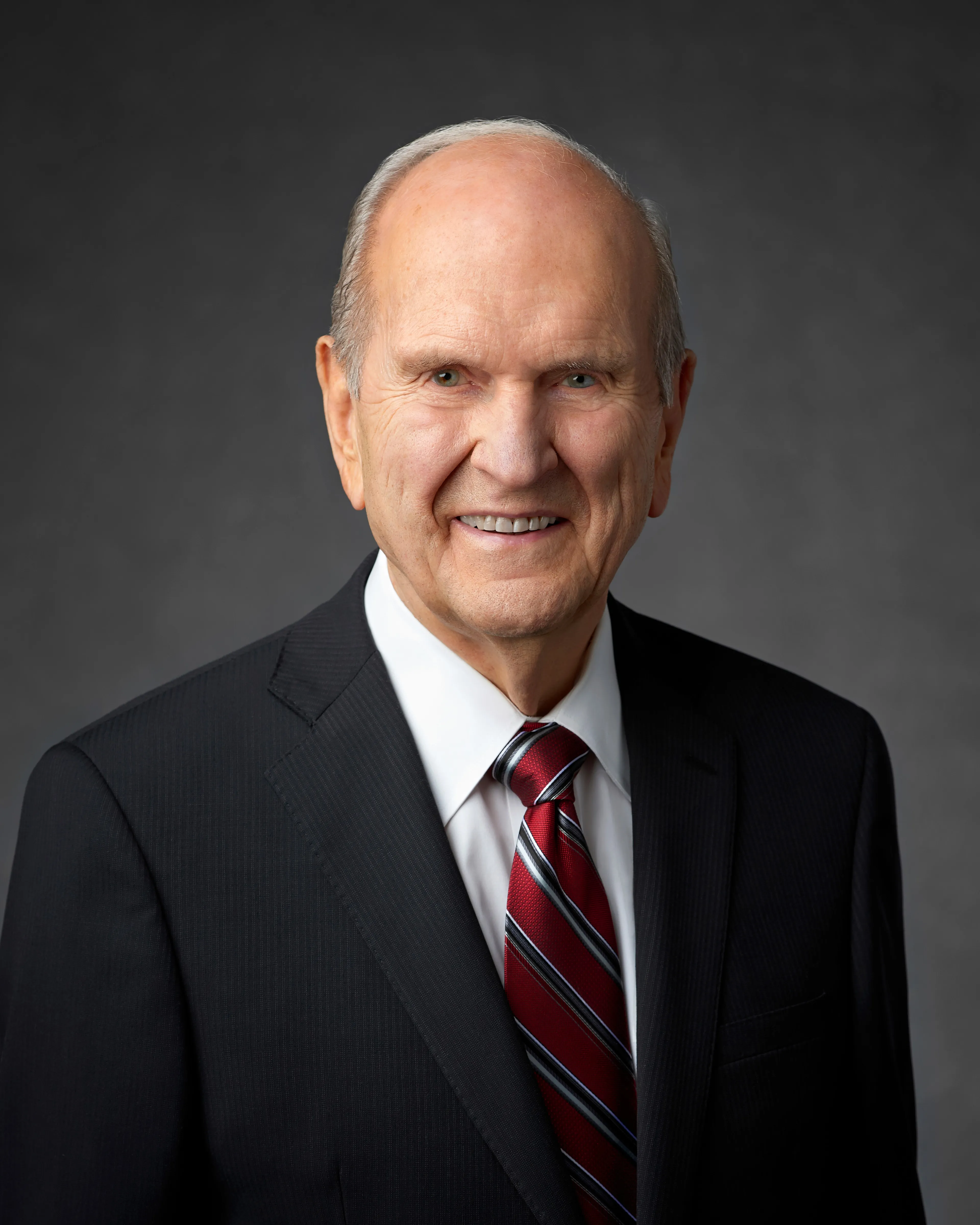 Det officielle portræt af Russell M. Nelson.
