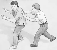 一個人推另一個人