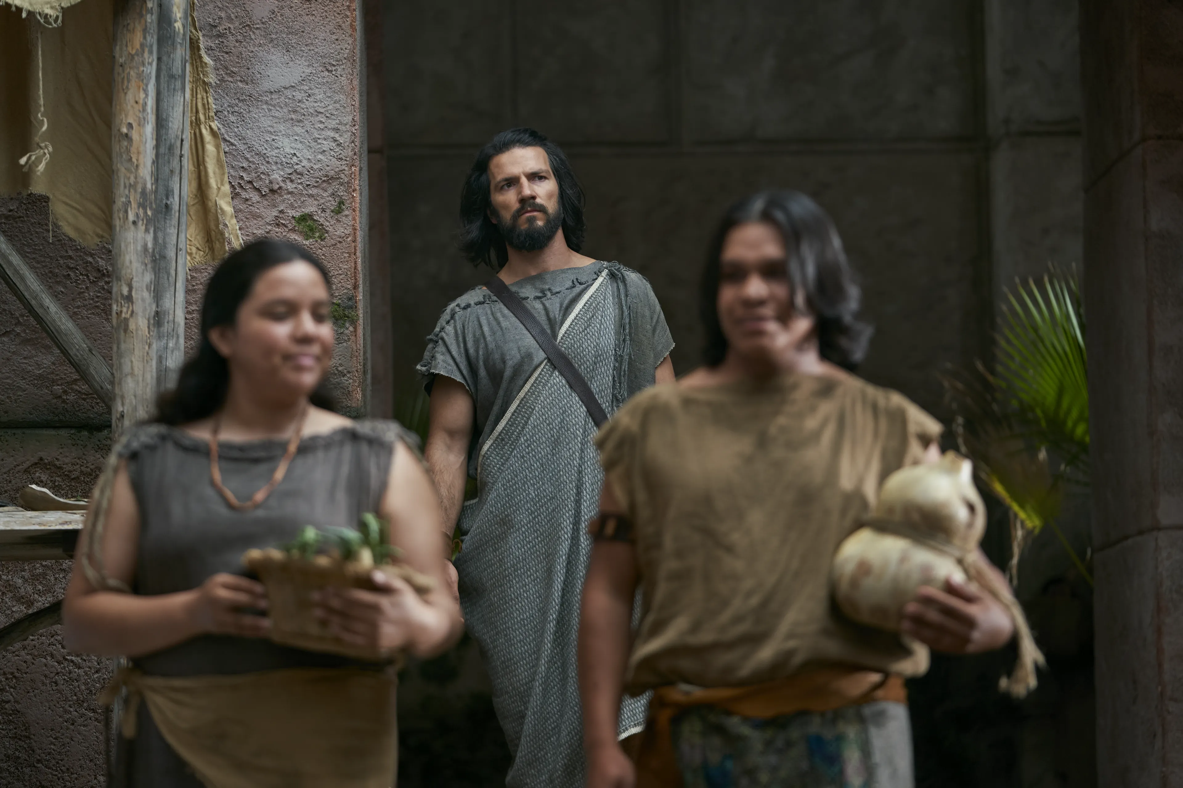 Alma the Younger walks in the city of Ammonihah.