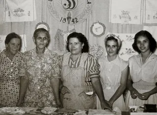 sisters in Del Rio, Texas
