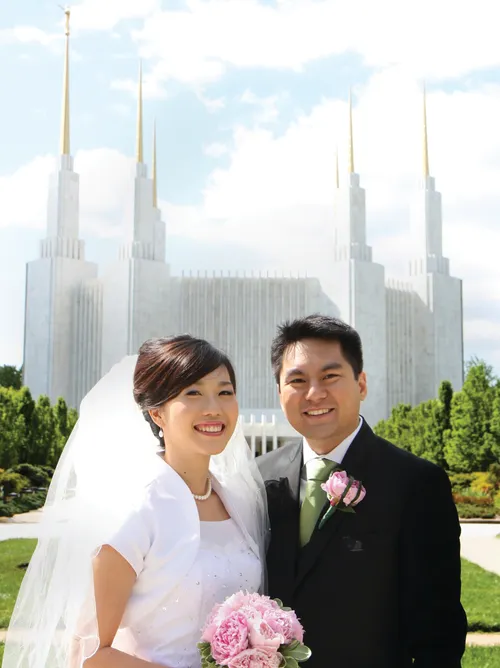 couple and Washington DC Temple