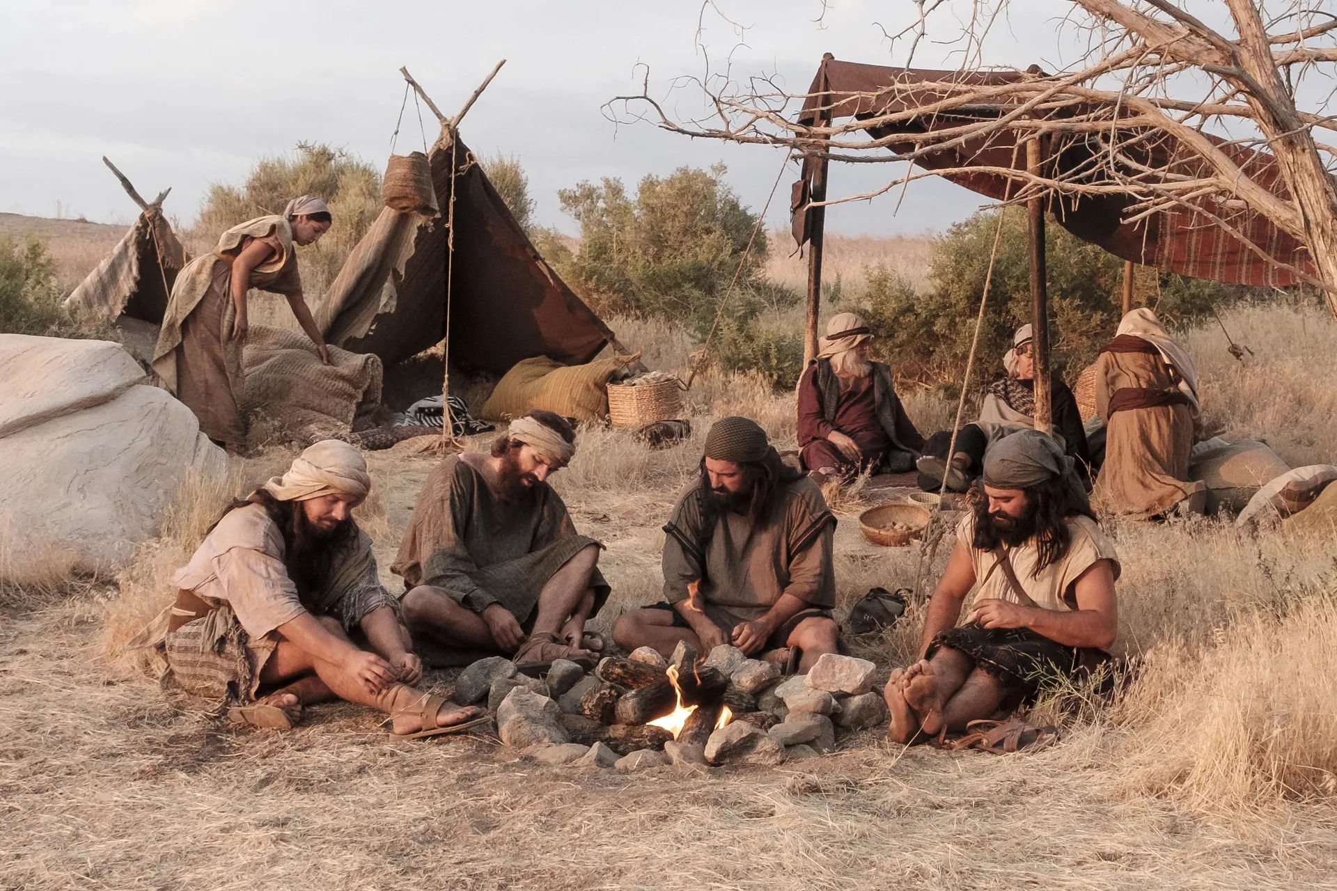 Laman, Lemuel, and Ishmael's sons rest on their journey to Lehi's camp.