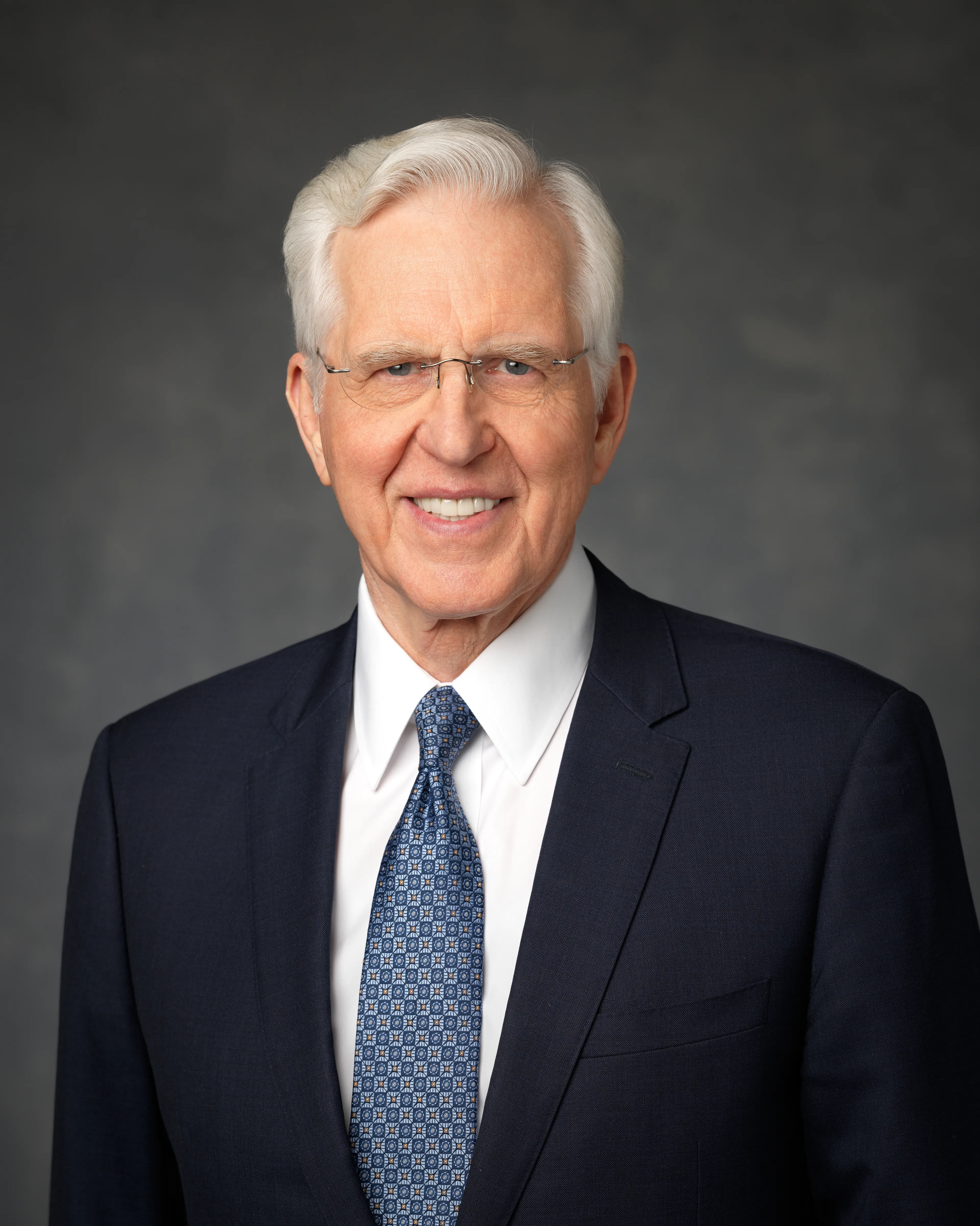 D. Todd Christofferson hivatalos arcképe