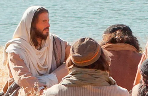 Ni Jesucristo nga agikaskasaba iti Sermon iti Bantay