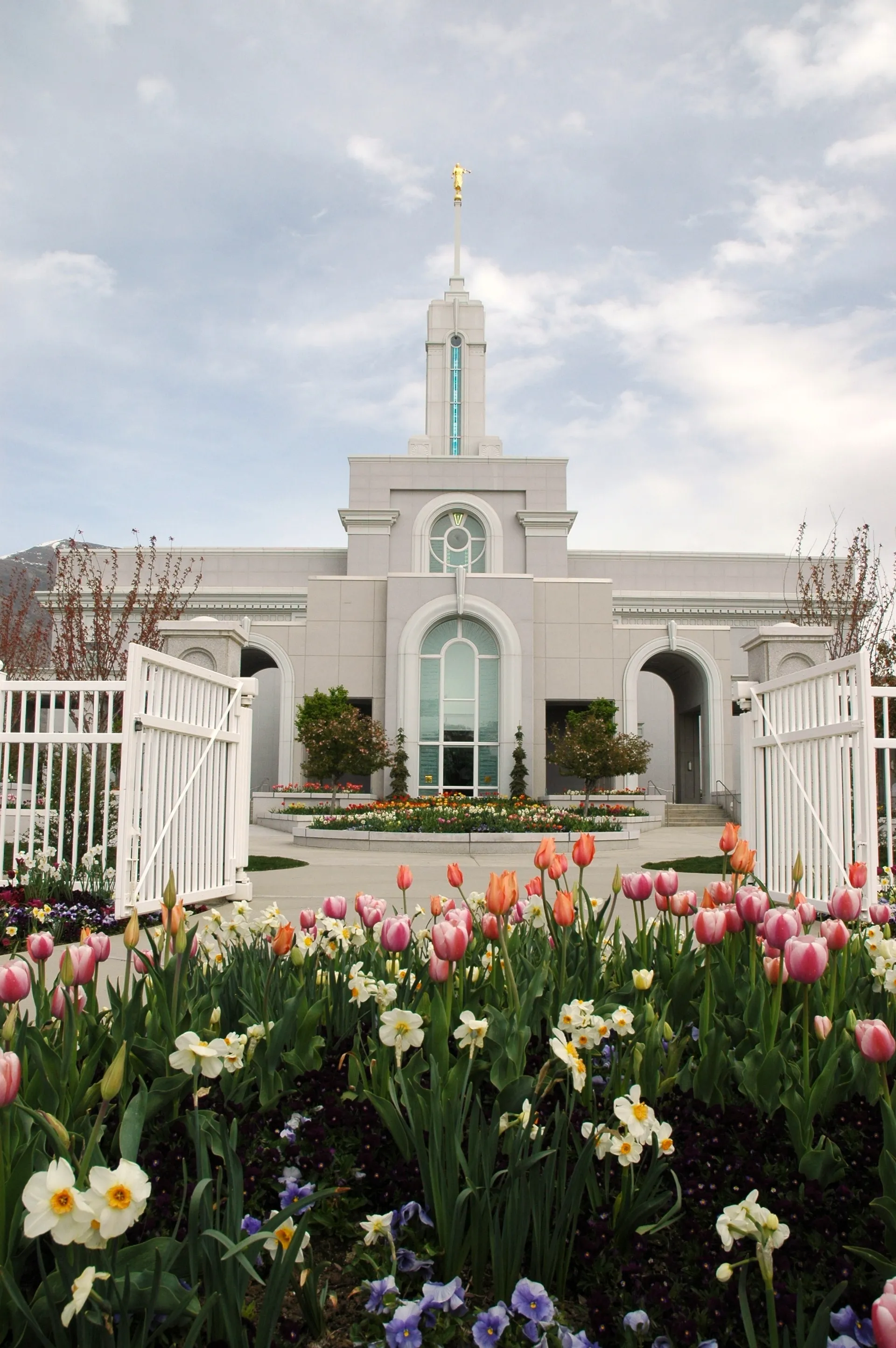 The Mount Timpanogos Utah Temple entrance, including scenery.
