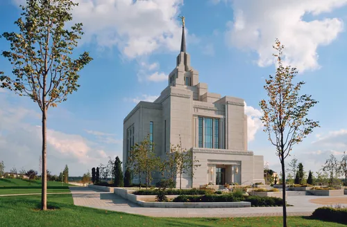 Temipale Kivi ʻIukuleiní (Kyiv Ukraine Temple)