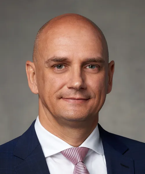 អែលឌើរ ស៊ាយរ៉ូ ឈឺម៉ែល