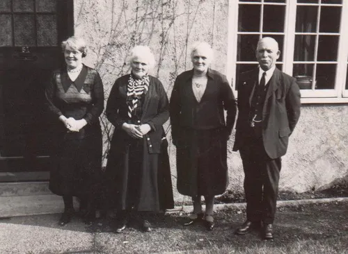 Members of Varteg Branch