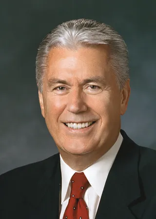 Präsident Dieter F. Uchtdorf##HREF: file:///Volumes/CURMMD/2010/10-6-2010/FowlerBK/Uchtdorf_DF0604Crpxs.eps
