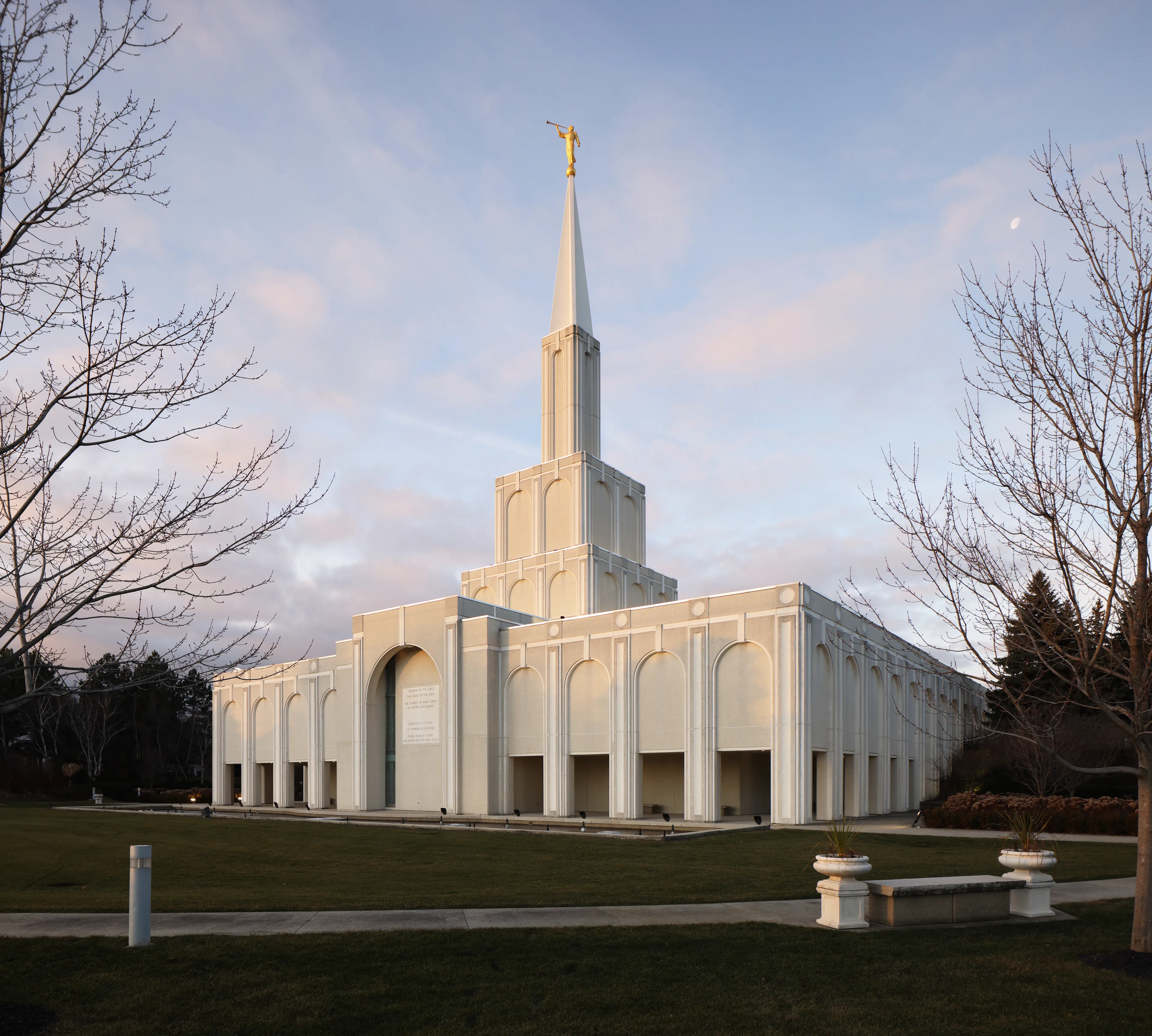 Exterior image of the Toronto Ontario Temple.