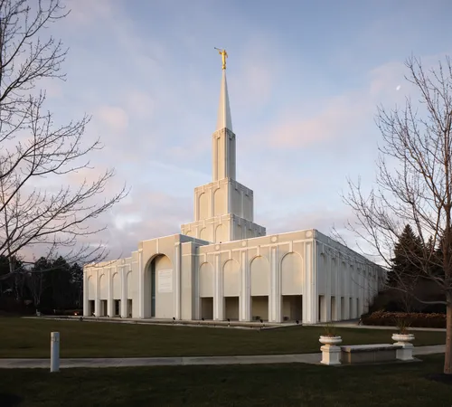 Exterior image of the Toronto Ontario Temple.