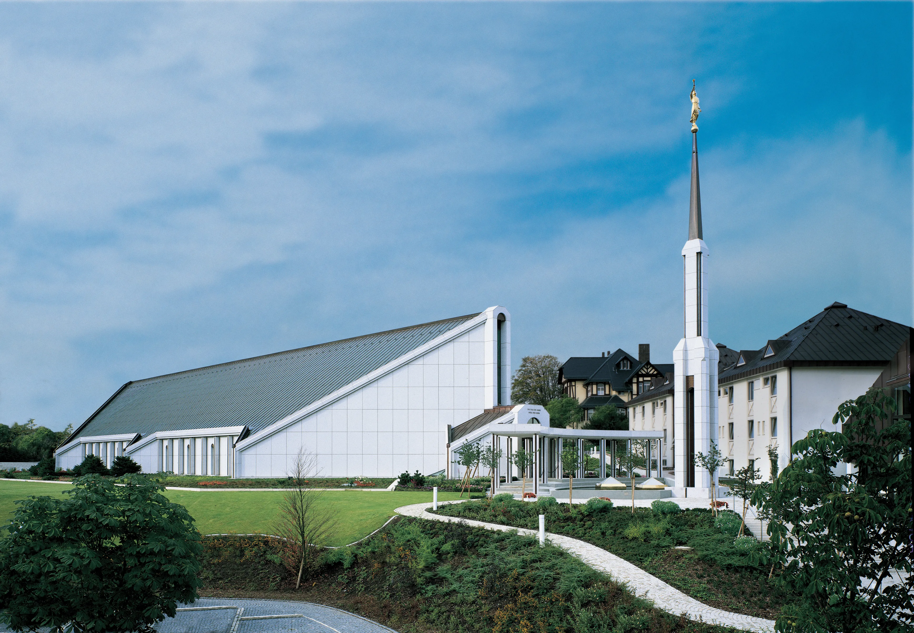 Temipale Felengifeeti Siamané (Frankfurt Germany Temple)