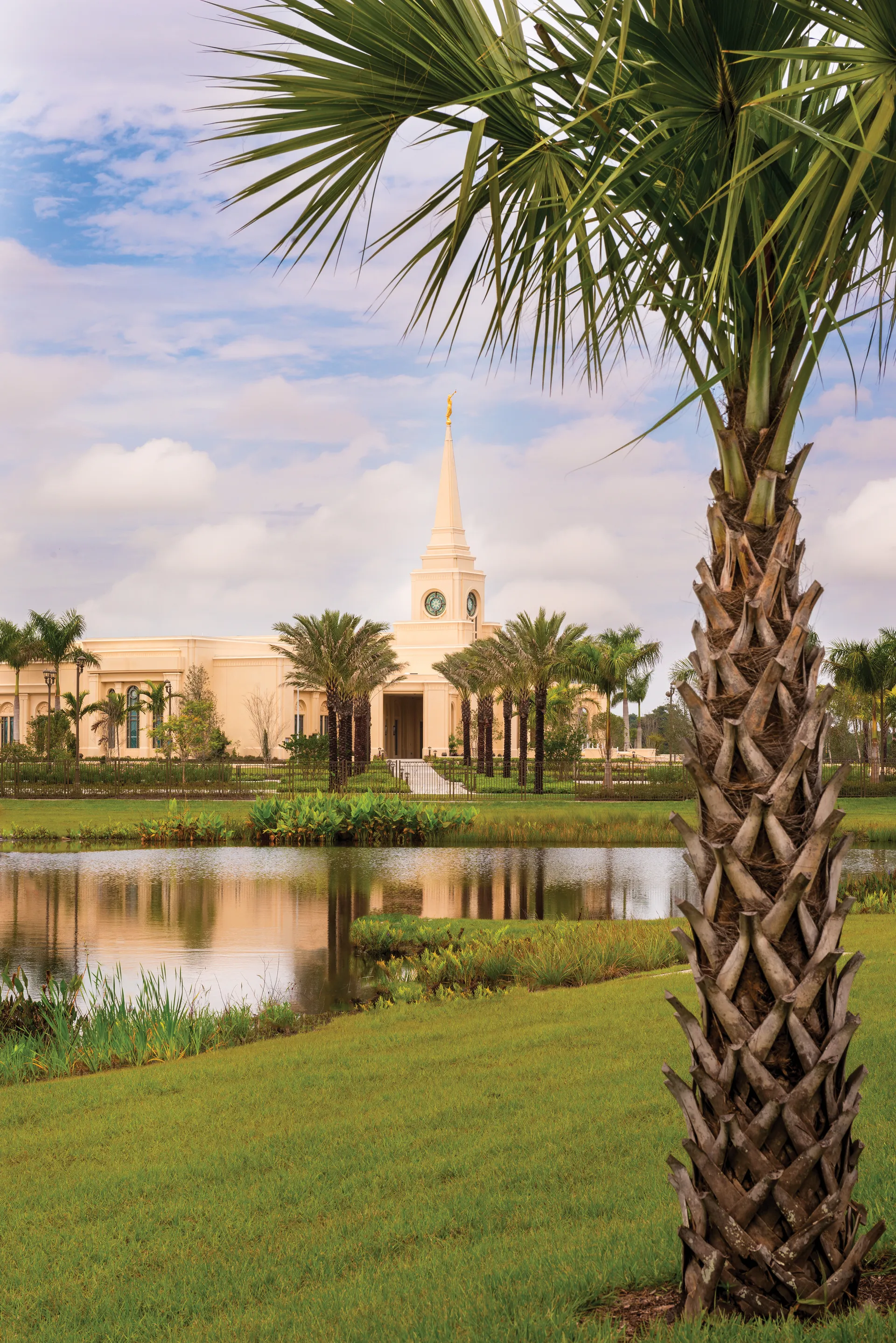 A portrait view of the Fort Lauderdale Florida Temple from the temple grounds.