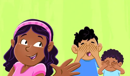 Margo smiling, Lucas and Paolo covering their eyes with their hands