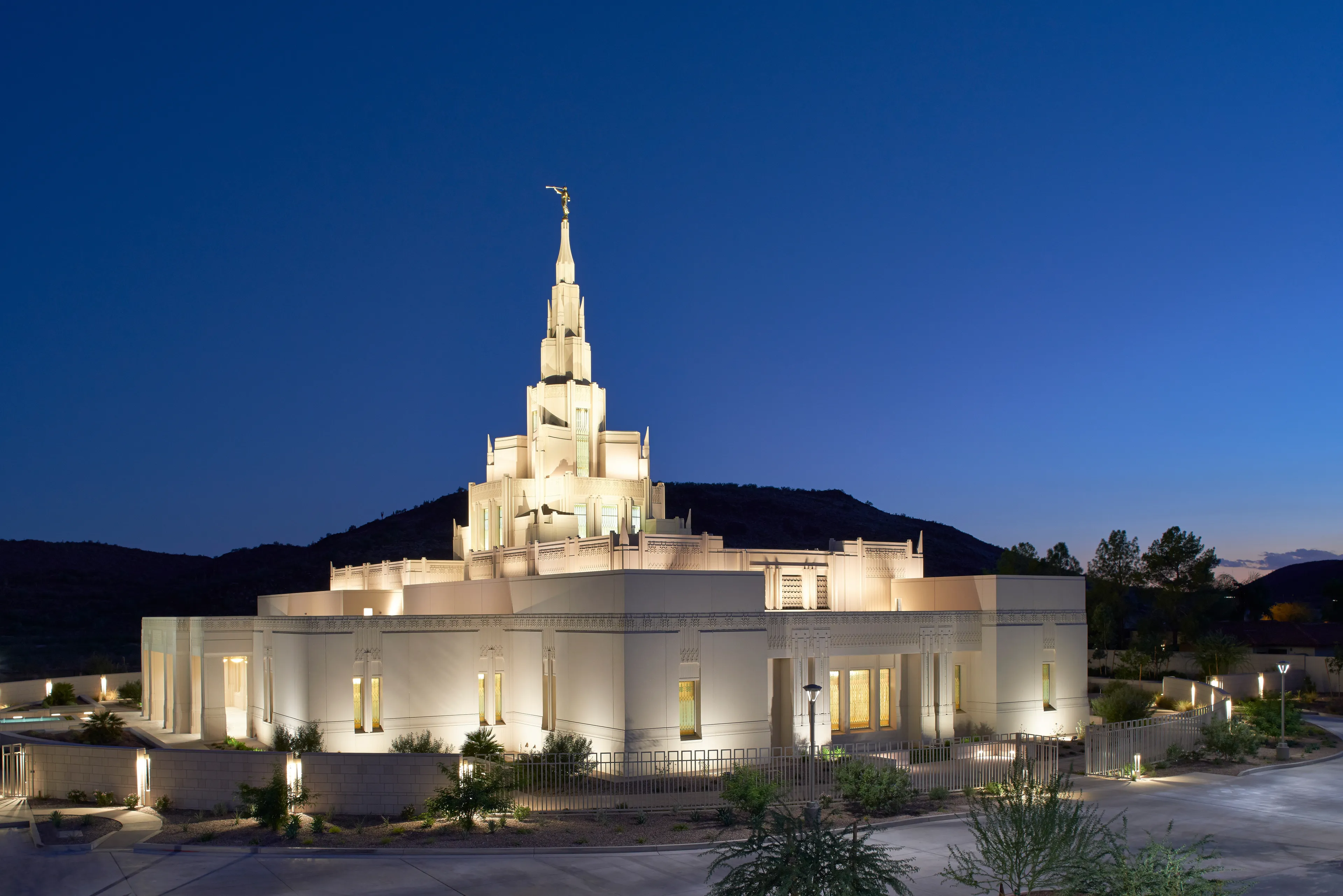 Phoenix Arizona Temple exterior