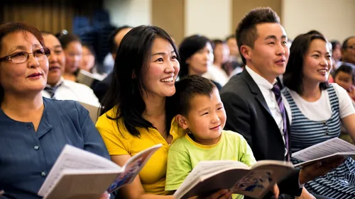 members singing hymns