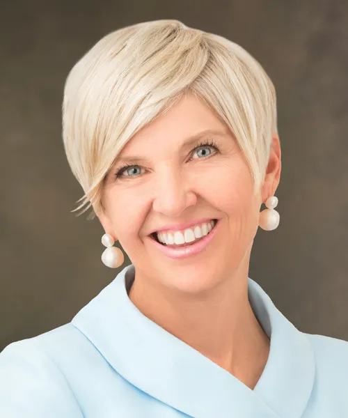 ប្រធាន អេមីលី បេលី ហ្វ្រីមែន