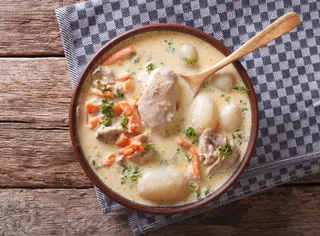 White stew with chicken and carrots
