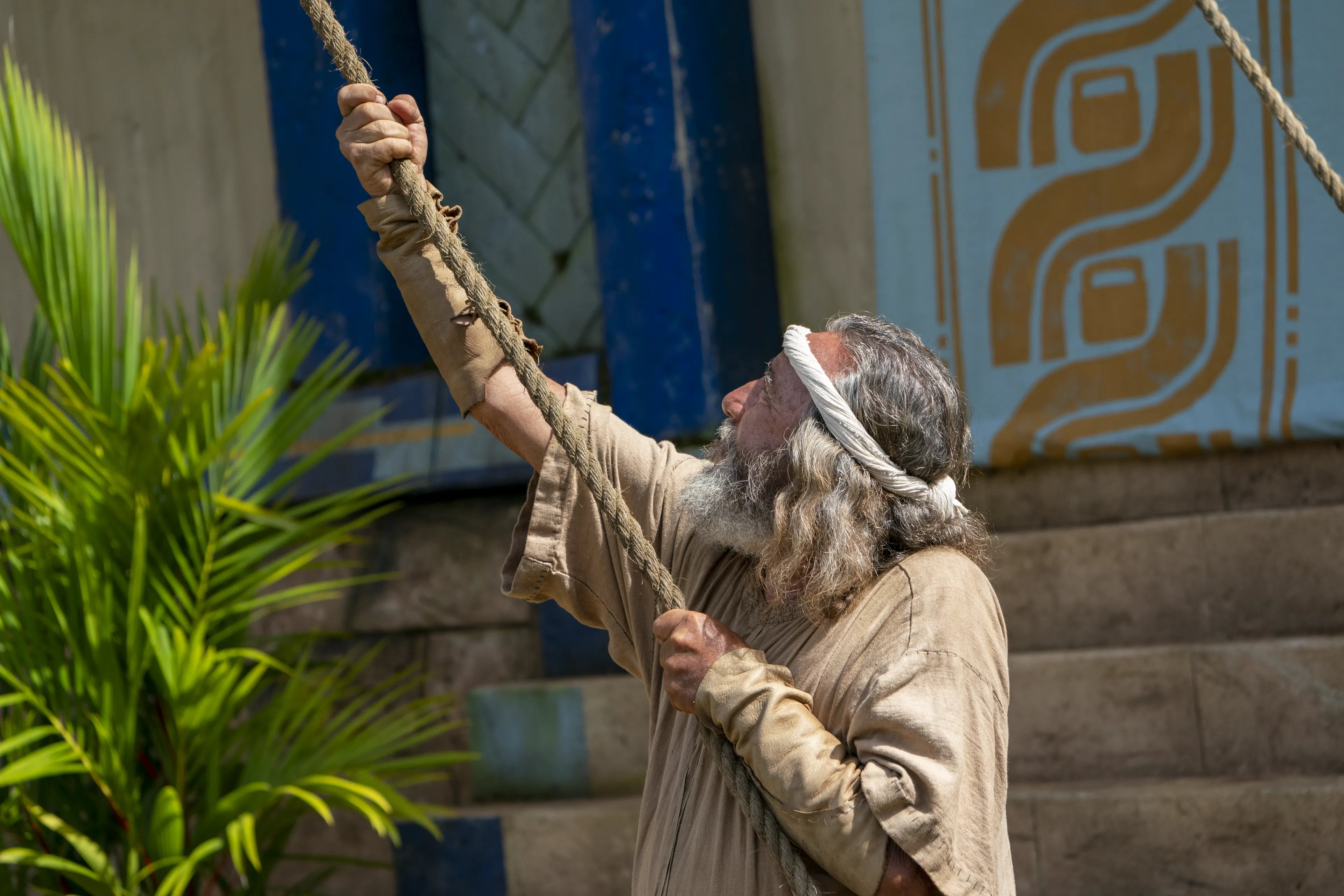 Nephites come together to build a tower. They are preparing to hear from King Benjamin in the Land of Zarahemla.