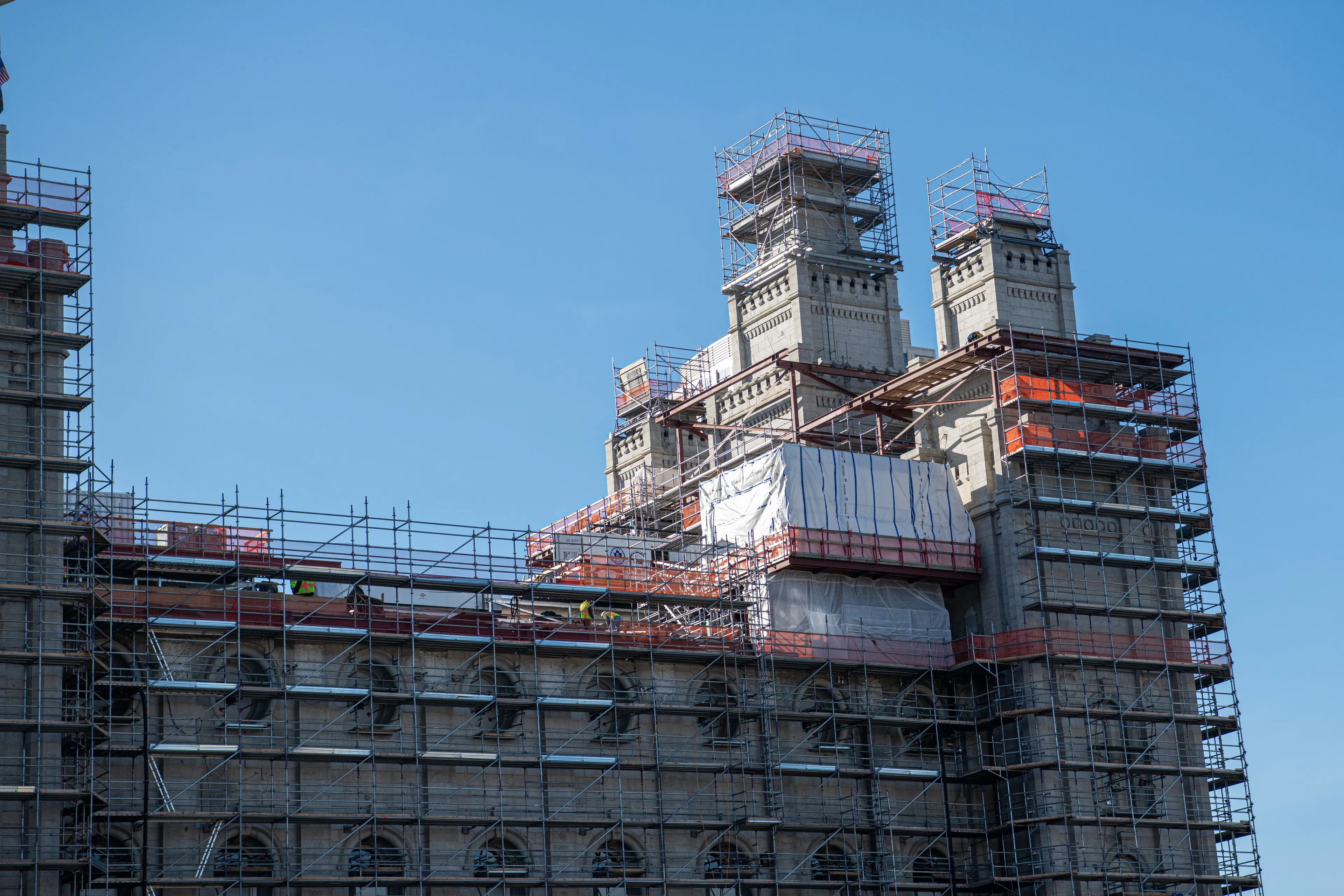 Images of the exterior of the Salt Lake Temple while it is undergoing renovation. The images were taken on January 11 and 12, 2022. © undefined ipCode 1.