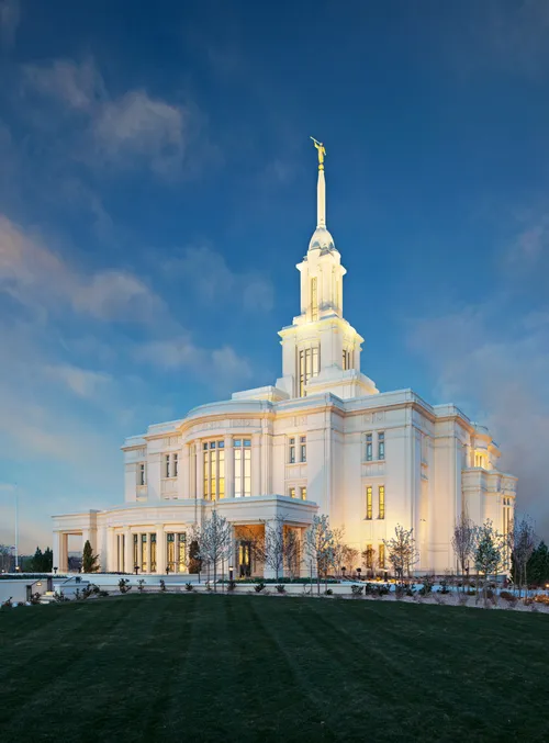 Images of exterior of Payson Utah Temple at night