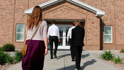 příchod na shromáždění o sabatu