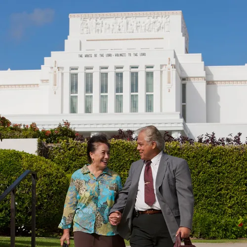 couple in front of temple