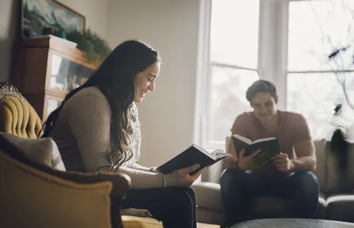 two people reading the scriptures