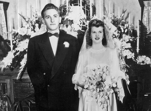 Thomas and Frances Monson wedding photo