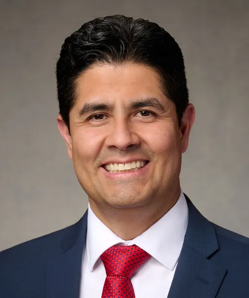 អែលឌើរ សាន់ឌីណូ រ៉ូមេន