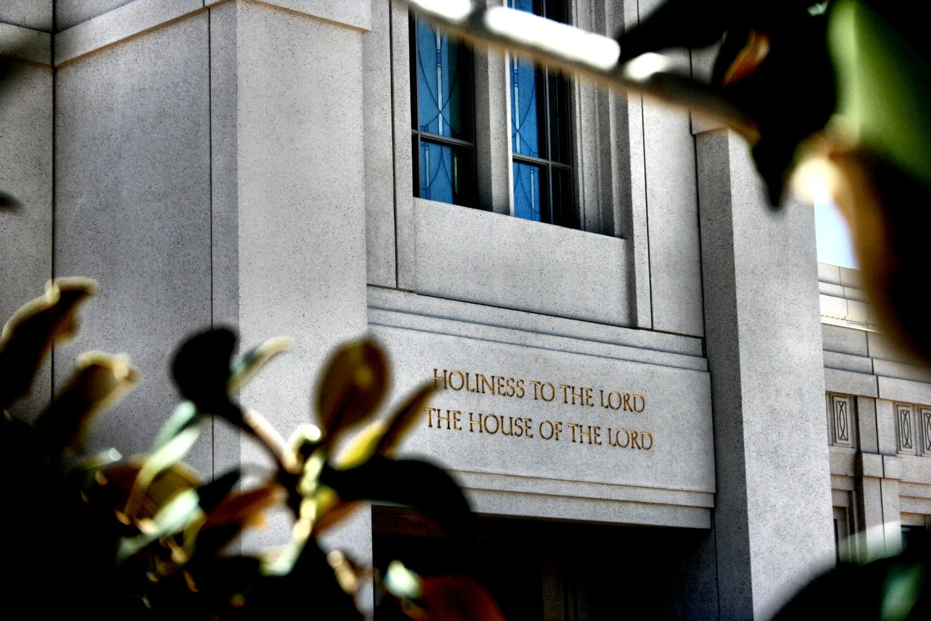 The Gila Valley Arizona Temple inscription “Holiness to the Lord: The House of the Lord” and windows.