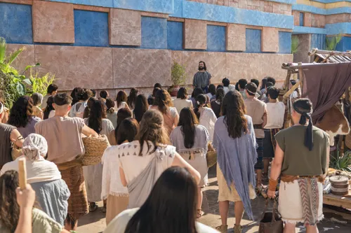 Alma the Younger preaches to the people in the city of Gideon.