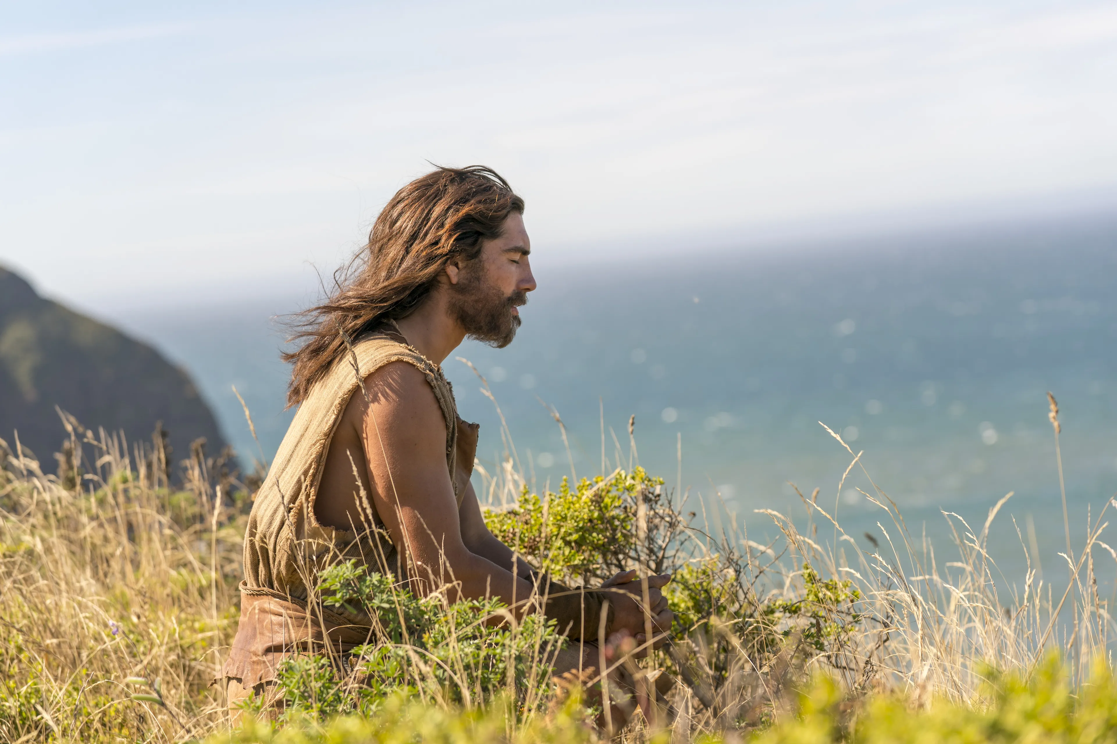 Nephi prays while on a mountain.