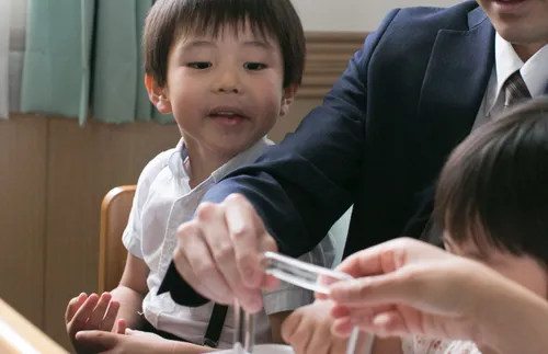 people partaking of the sacrament