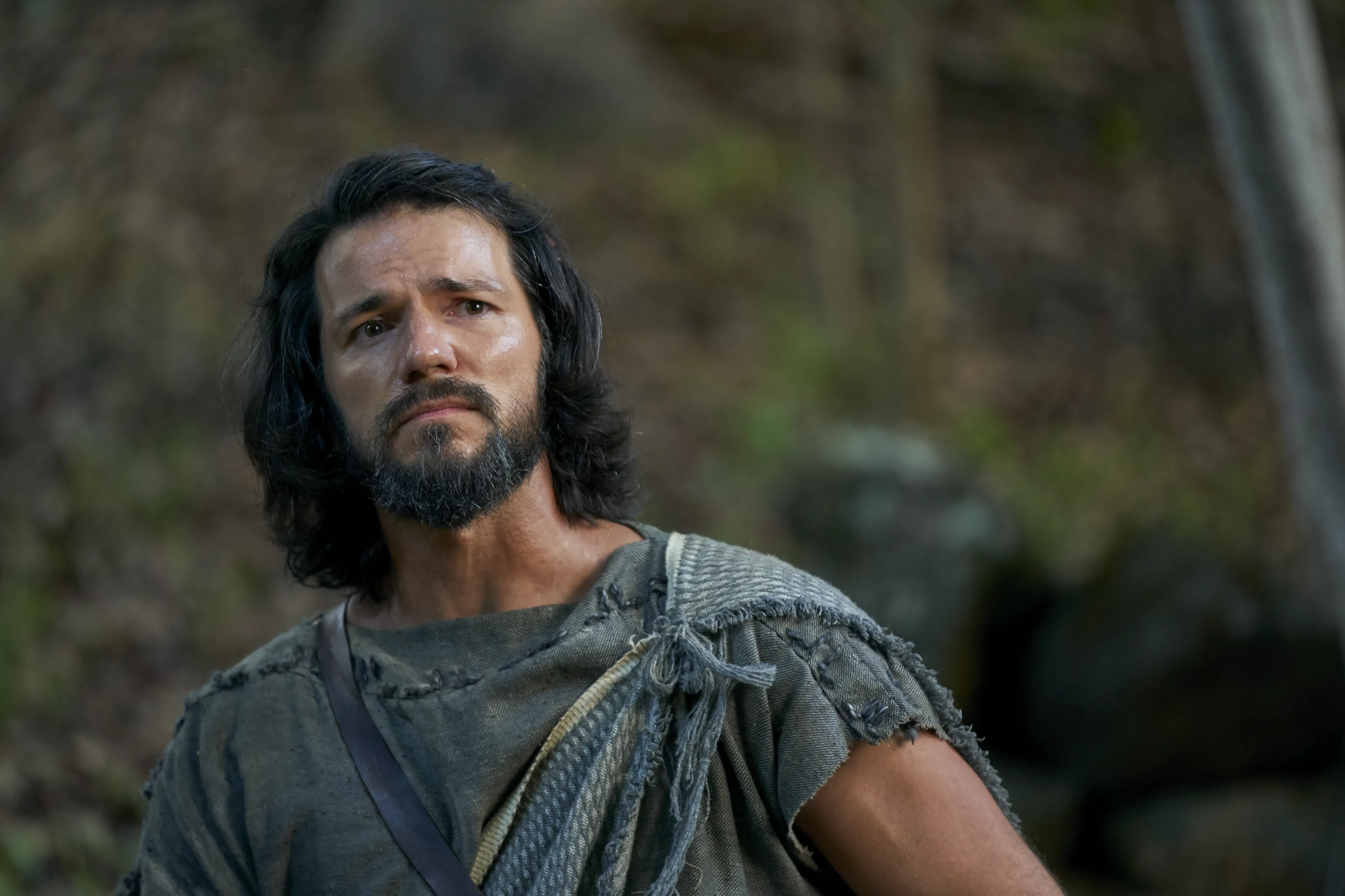 Alma the Younger listens as an angel of the Lord commands him to return to Ammonihah.