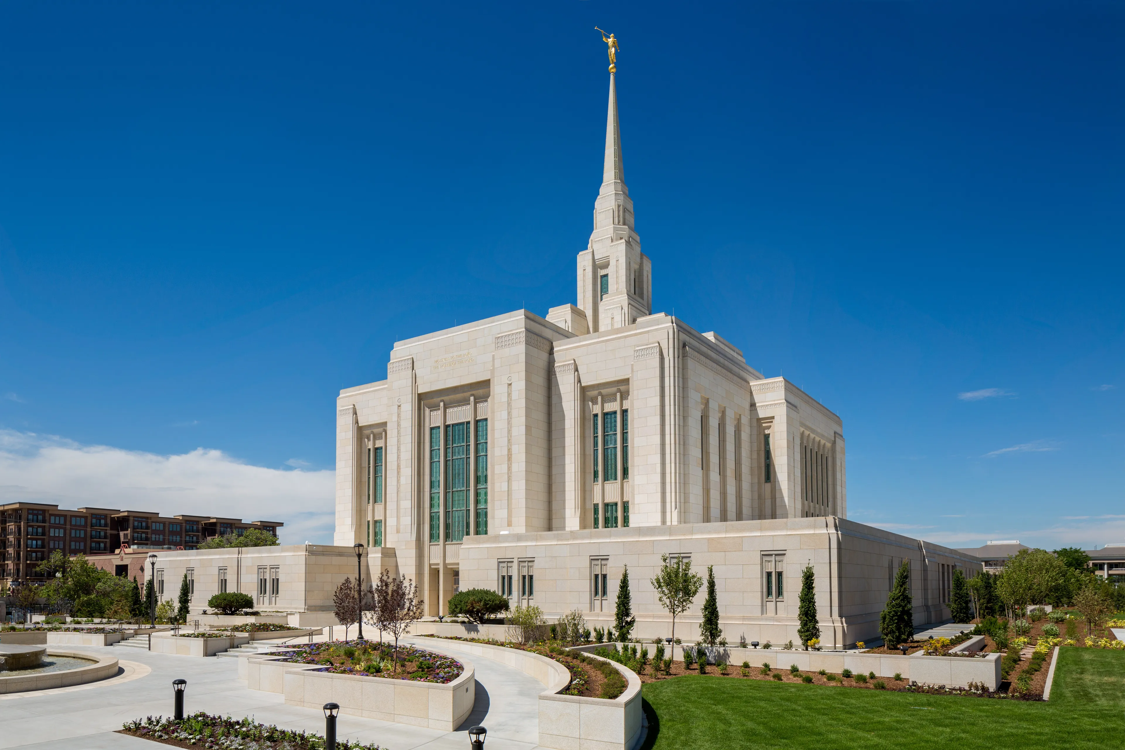 An artist’s rendition of the Ogden Utah Temple, including the entrance and scenery.
