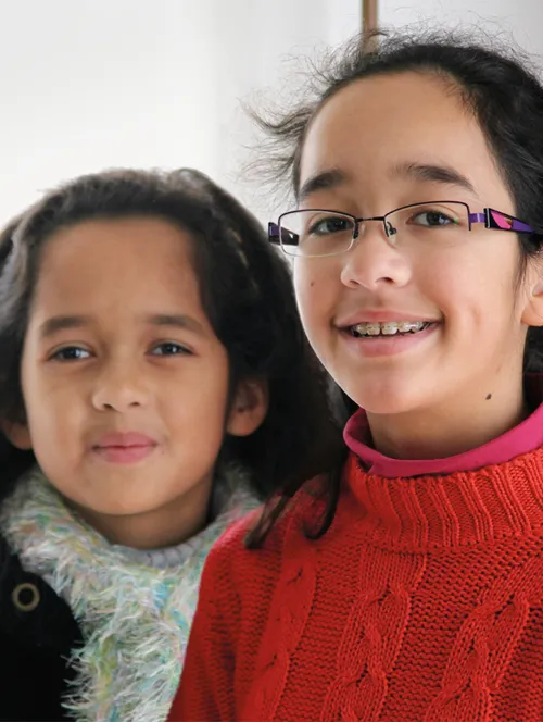 Portait of two girls (Aïolah and Evaline V.)